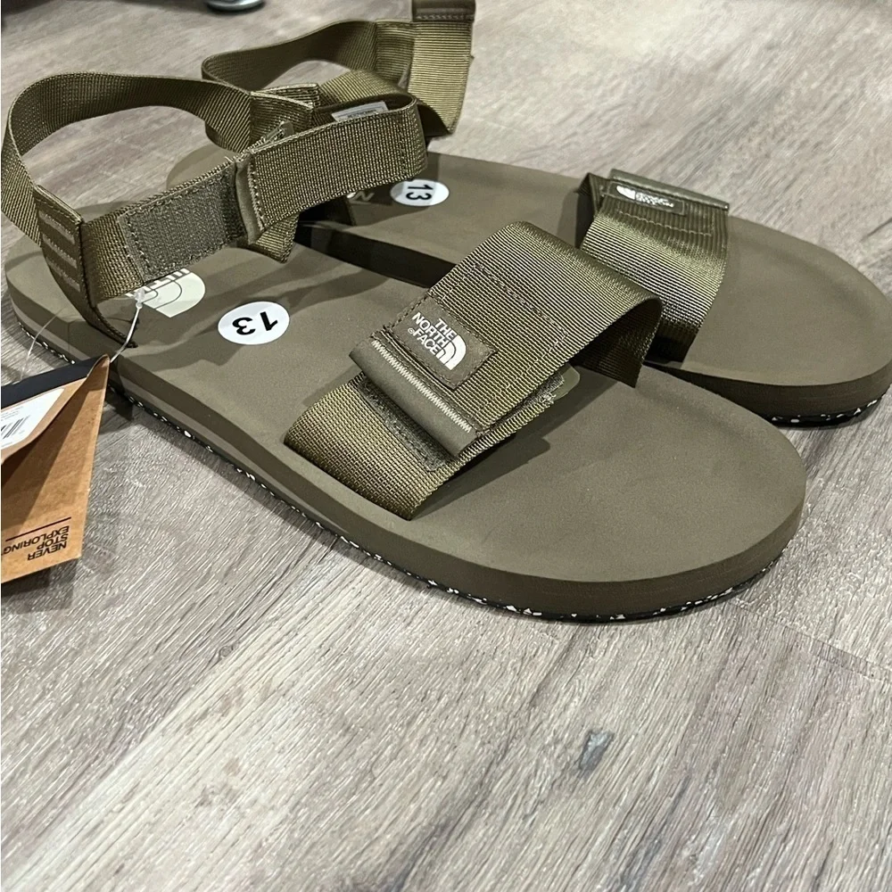 NWT The North Face TNF Size 13 Brown Skeena Sandals Men’s Flip Flops